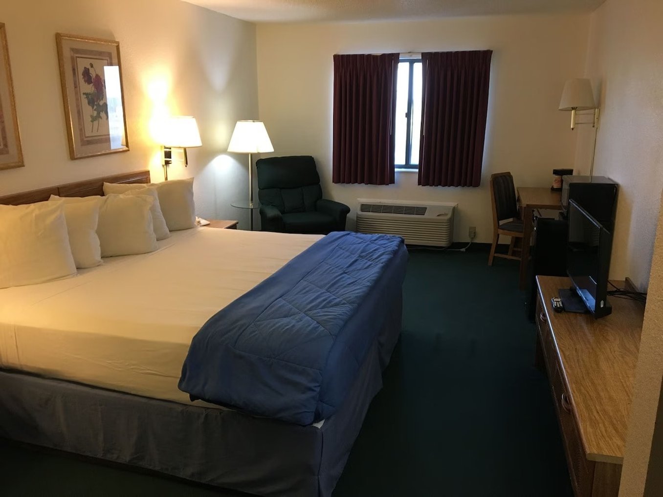Capital O Amerihost Inn and Suites Mexico Hwy 54 MO 6/25