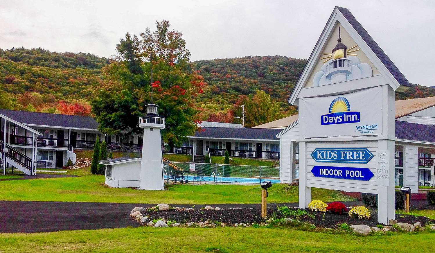 Beacon Inn and Suites 2/40