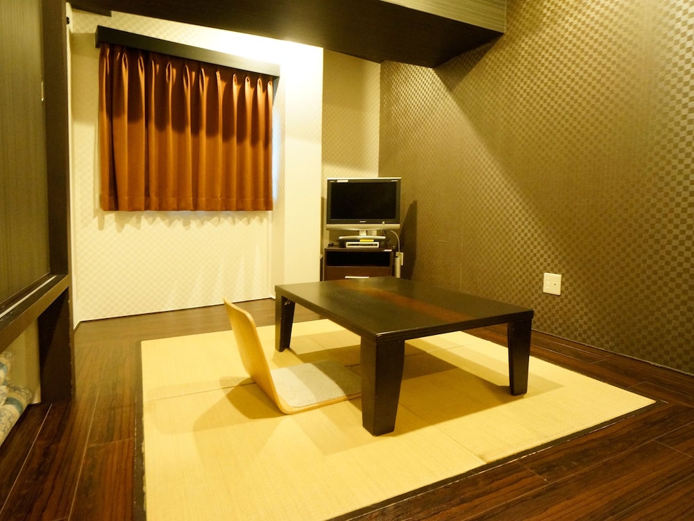 Hotel LiVEMAX Esaka 31/43