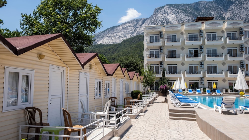 Imeros Hotel 22/25