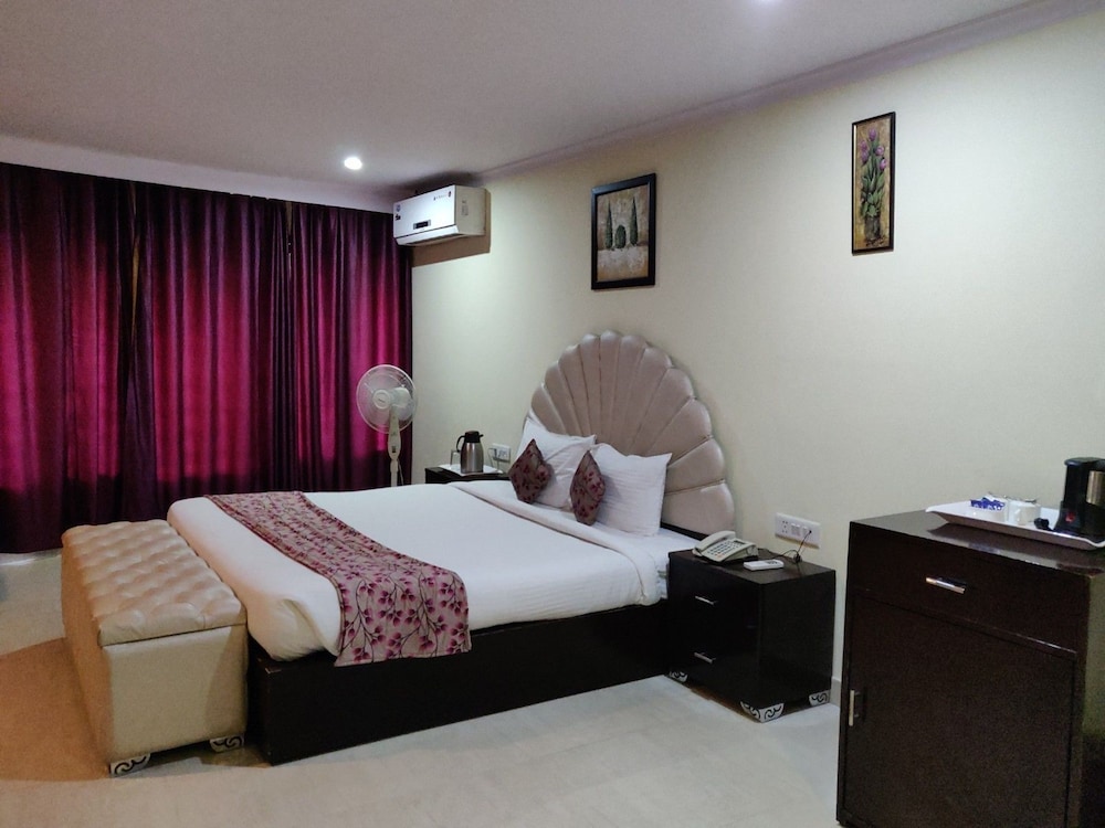 Hotel Ck International 17/50