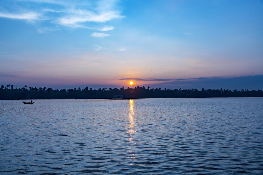 Club Mahindra Cherai 26/50