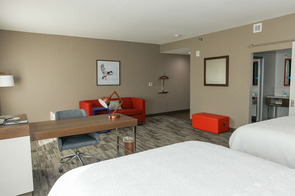 Hampton Inn and Suites Lafayette Medical Center CO 16/57