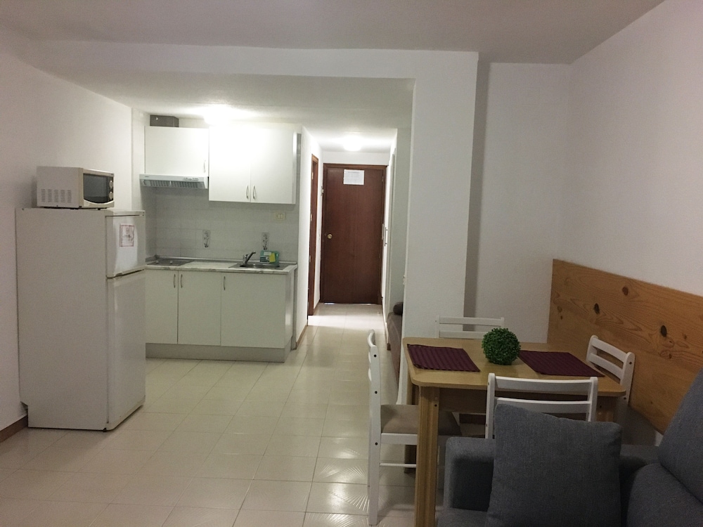 APARTAMENTOS BERNAT PIE DE PLAYA 3000 44/68