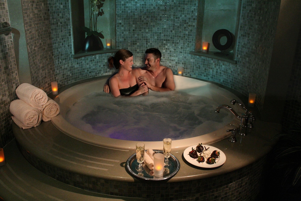 The Inn And Spa At East Wind 42/70