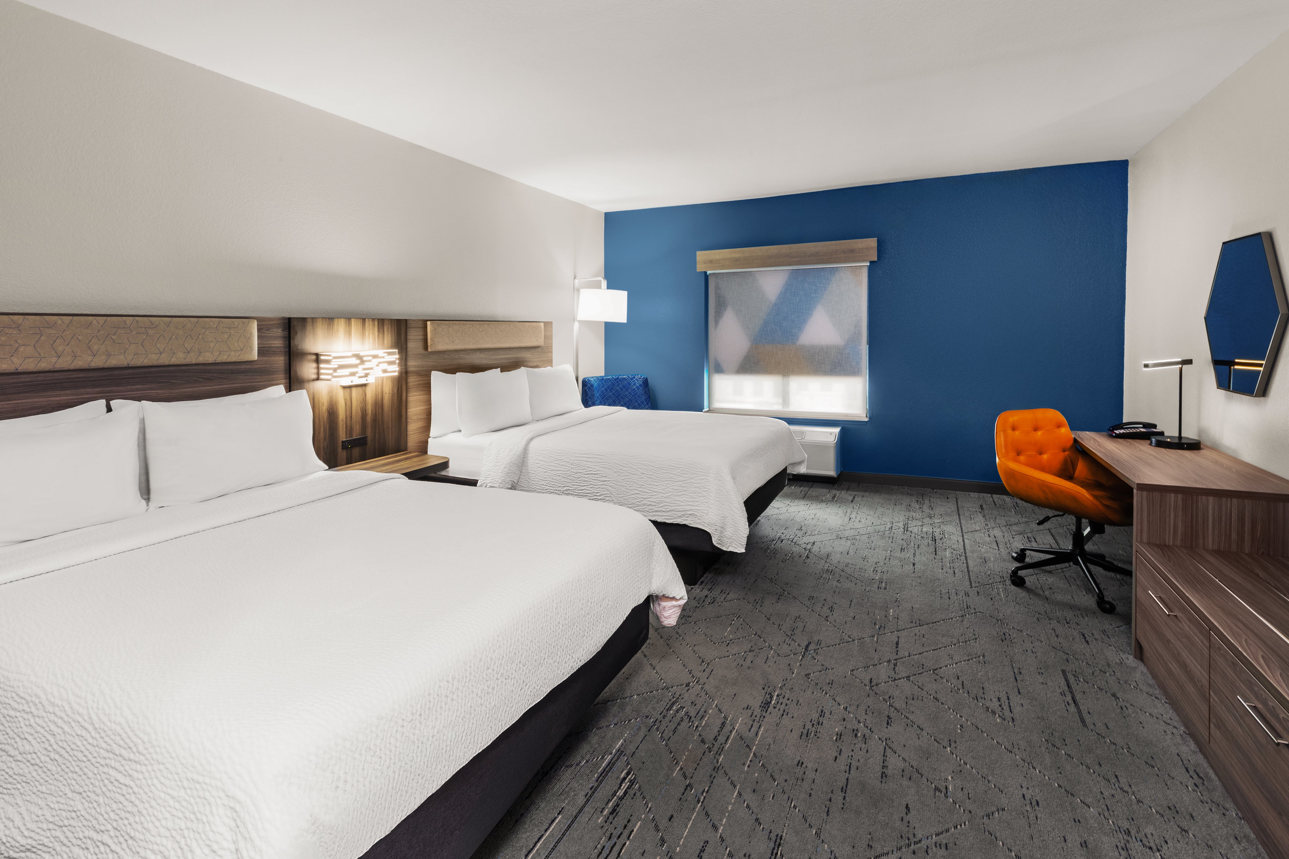 Holiday Inn Express Suites San Antonio Se By At T Center 18/73
