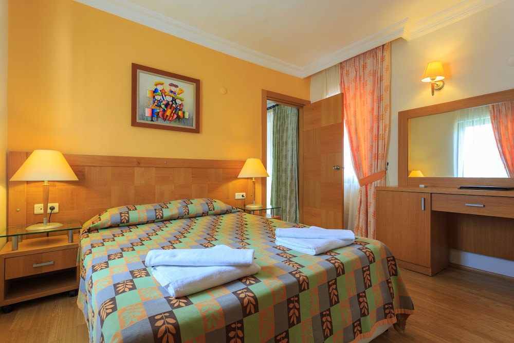 Family, 1 Double and 3 Single Beds