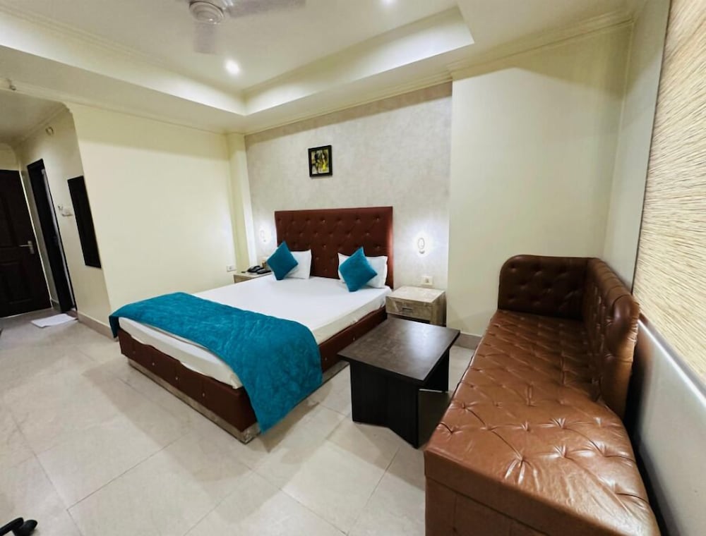 HOTEL BODHGAYA GAUTAM 32/50