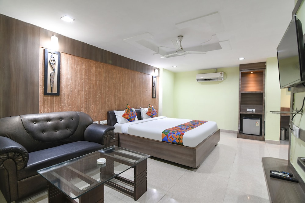 Hotel Raj Residency 18/35