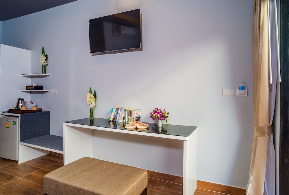 The Florist Resort 51/67
