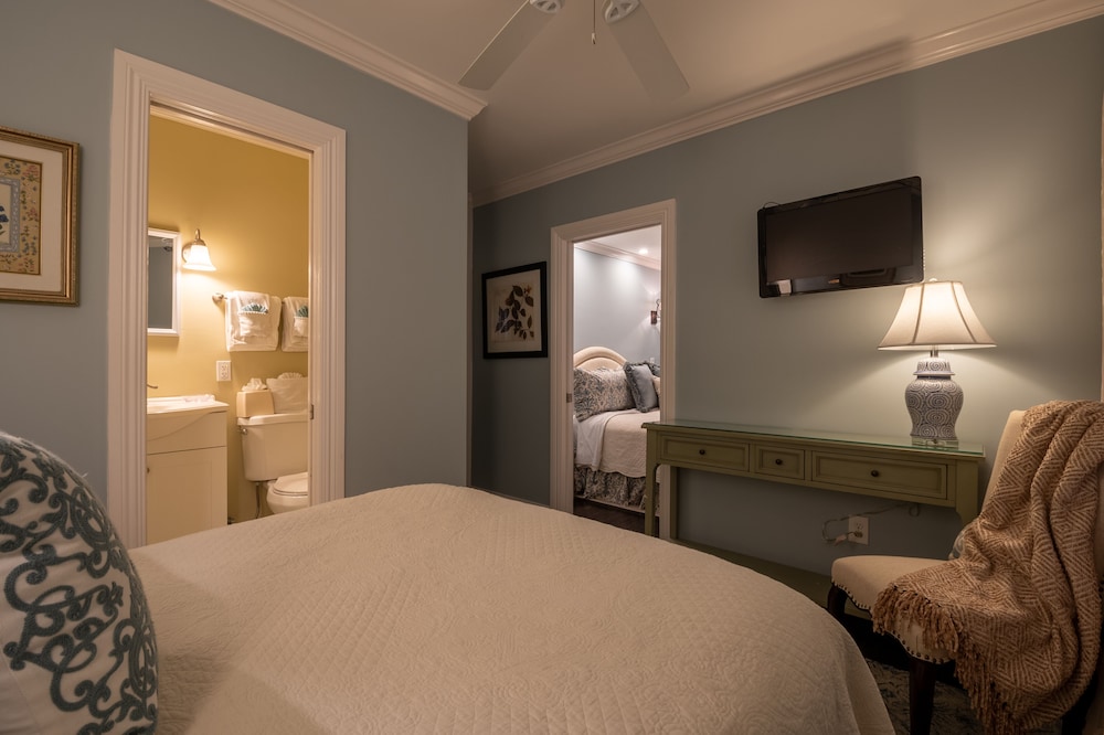 The Kenwood Inn 16/50