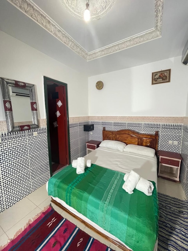 DELUXE, DOUBLE BED