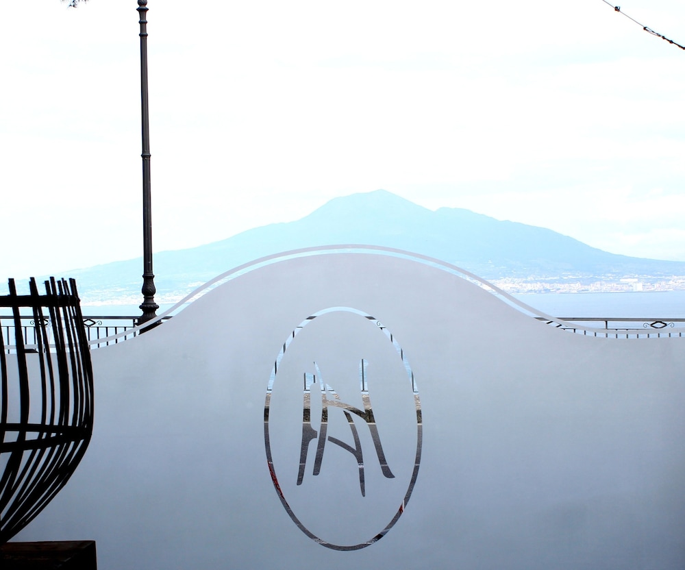 Astoria Vico Hotel 60/64
