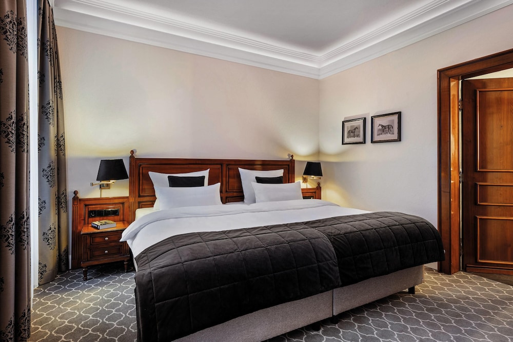 Junior Suite, Double Bed, Bathtub, Garden Area