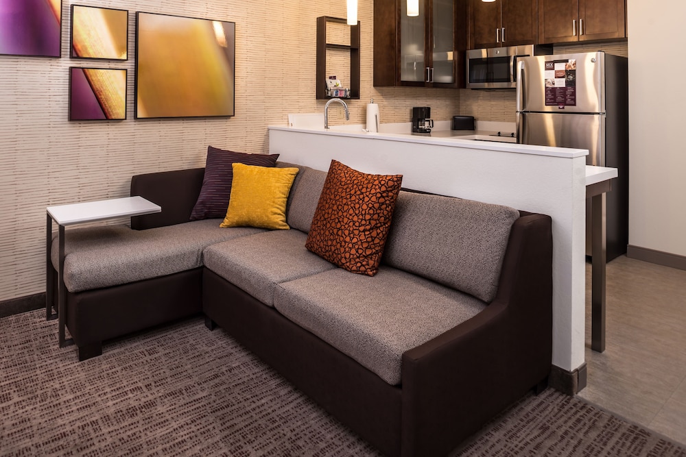 RESIDENCE INN ST. LOUIS WESTPORT 32/52