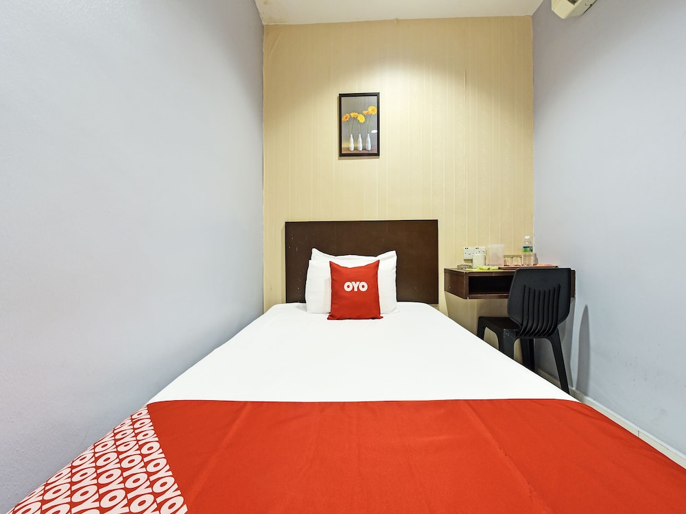 Hotel O M Three Hotel 18/55