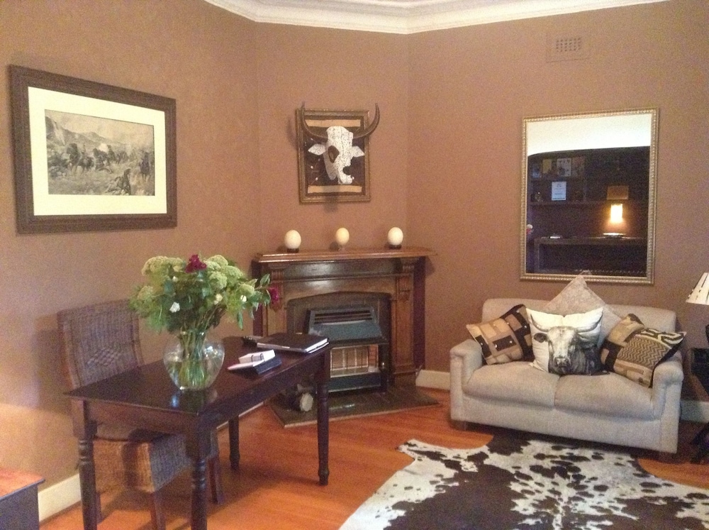 Uxolo Guest House 11/13