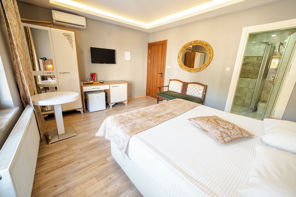 Elite, Queen Bed