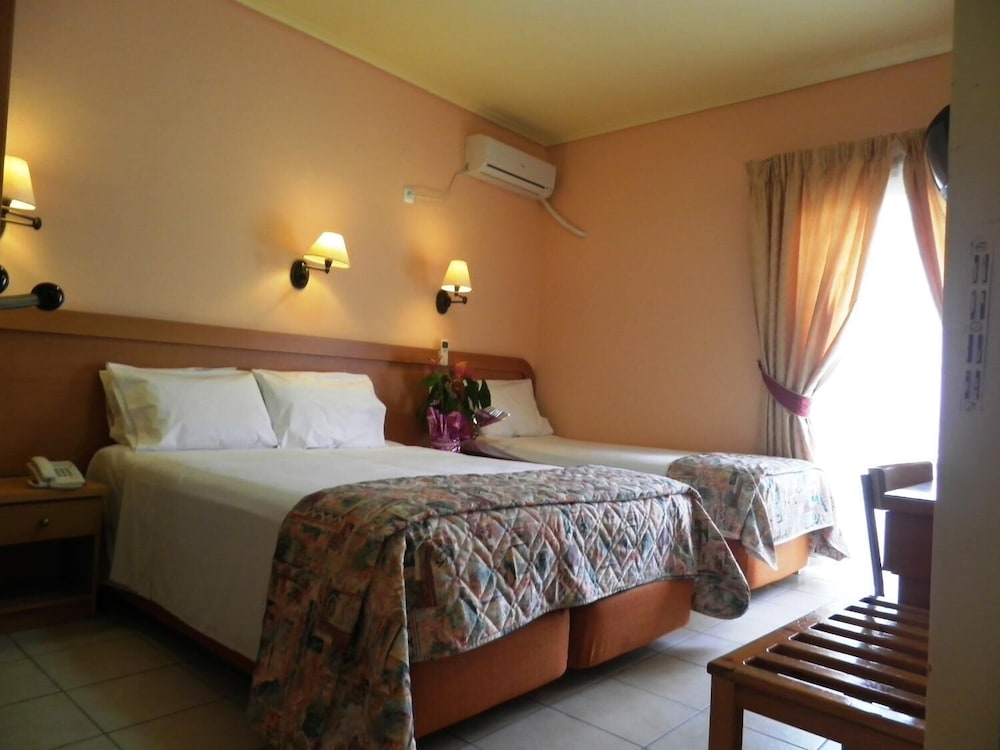 HOTEL SEGAS 4/43