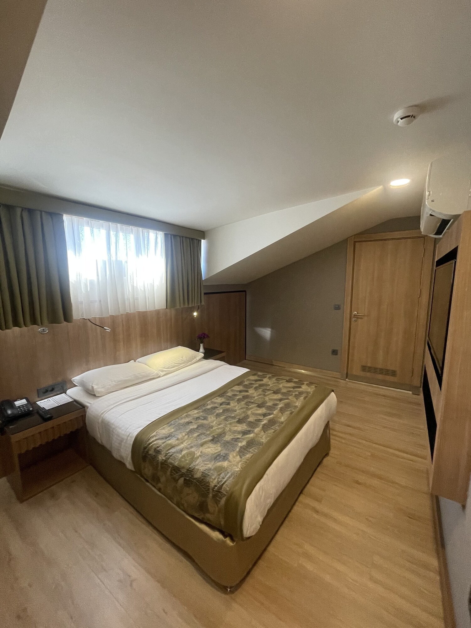 STANDARD, DOUBLE BED
