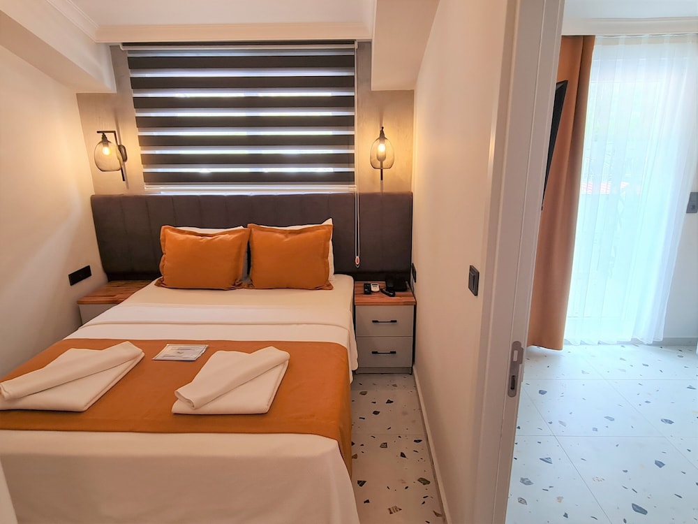 Tonoz Beach Hotel 14/69