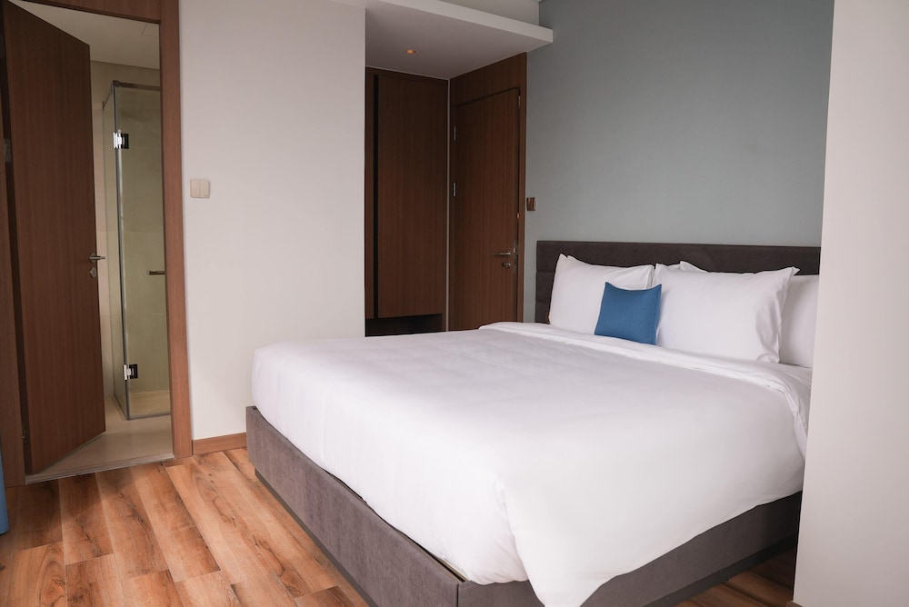 2 Bedrooms, Suite, King and Queen Bed, City View