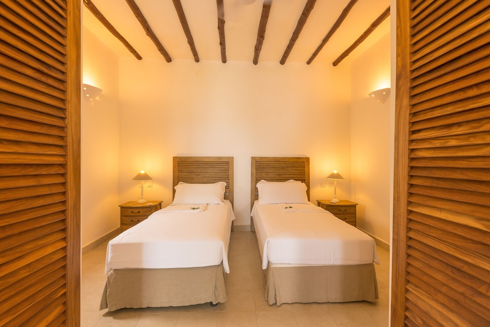 Kono Kono Beach Resort 19/73