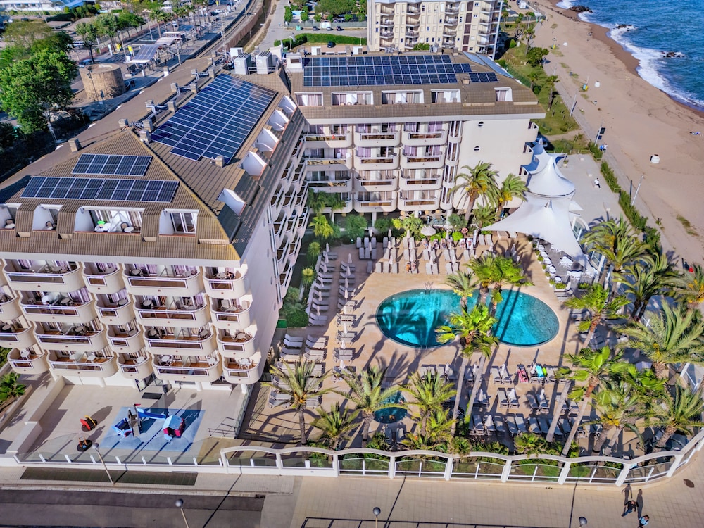 Caprici Beach Hotel & Spa 1/44