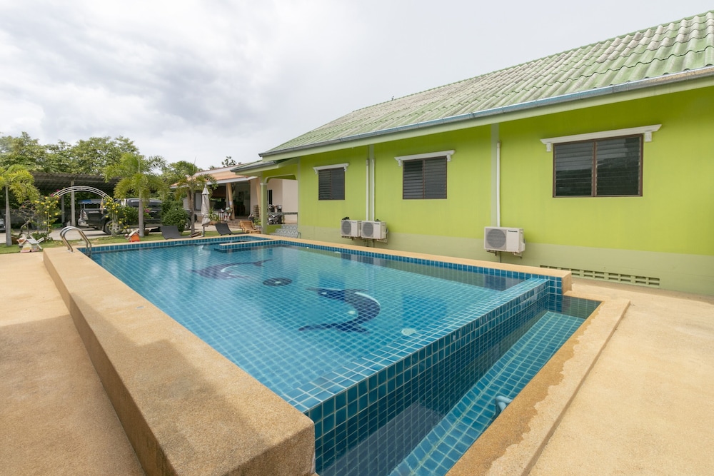 Sansuk Resort 3/45