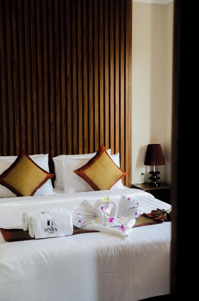 PANORAMIC, DOUBLE BED, CITY VIEW