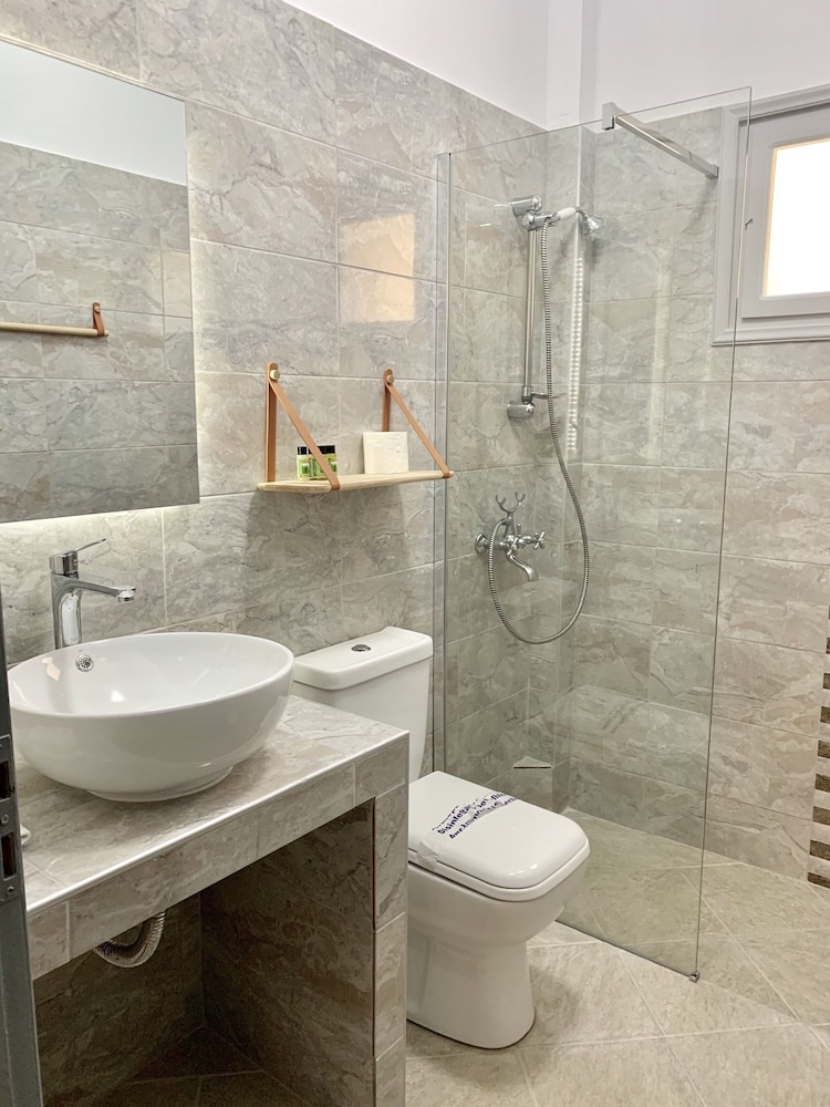 Aloe Luxury Apartments And Suites 46/50