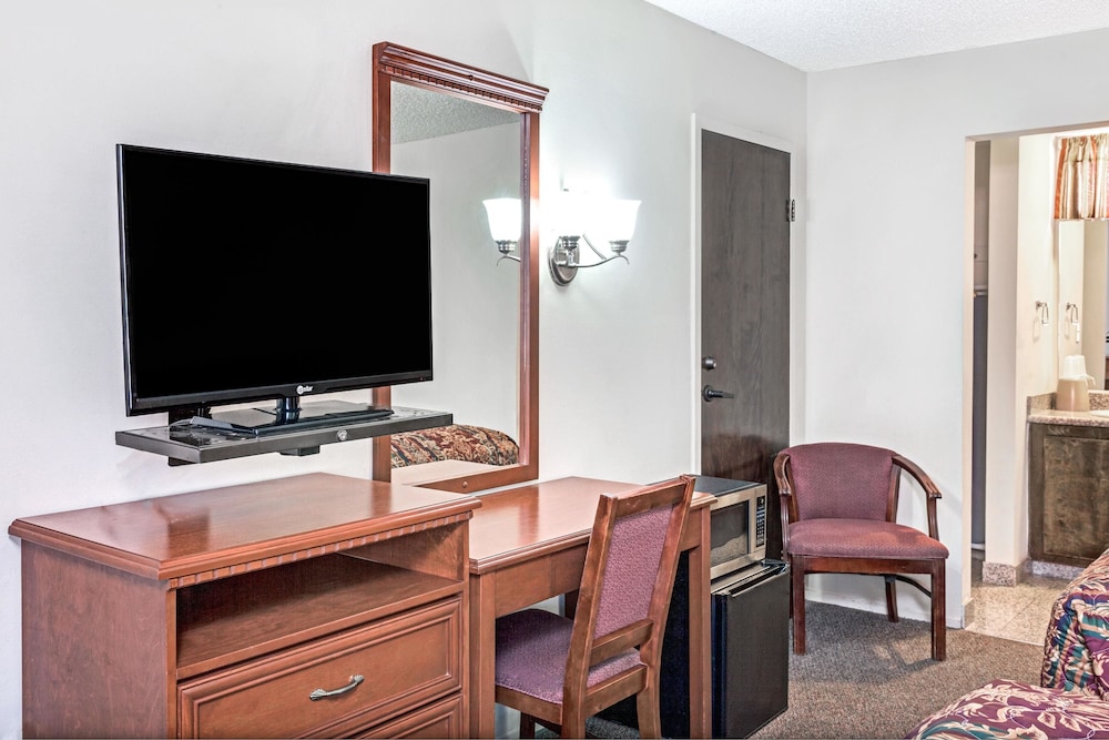 Vantage Point Inn - Woodland Hills 18/26