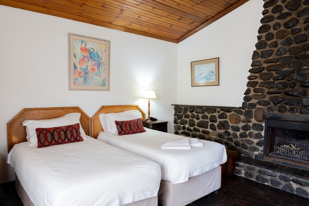 PREMIER HOTEL HIMEVILLE ARMS 4/50