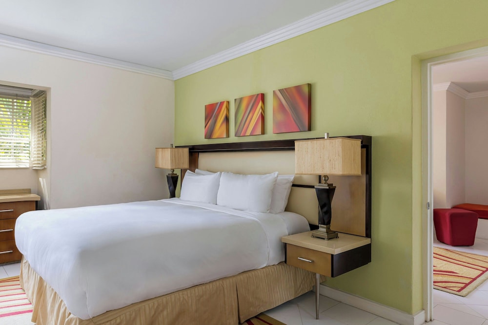 1 Bedroom, Pool, Suite, King Bed, Sofa