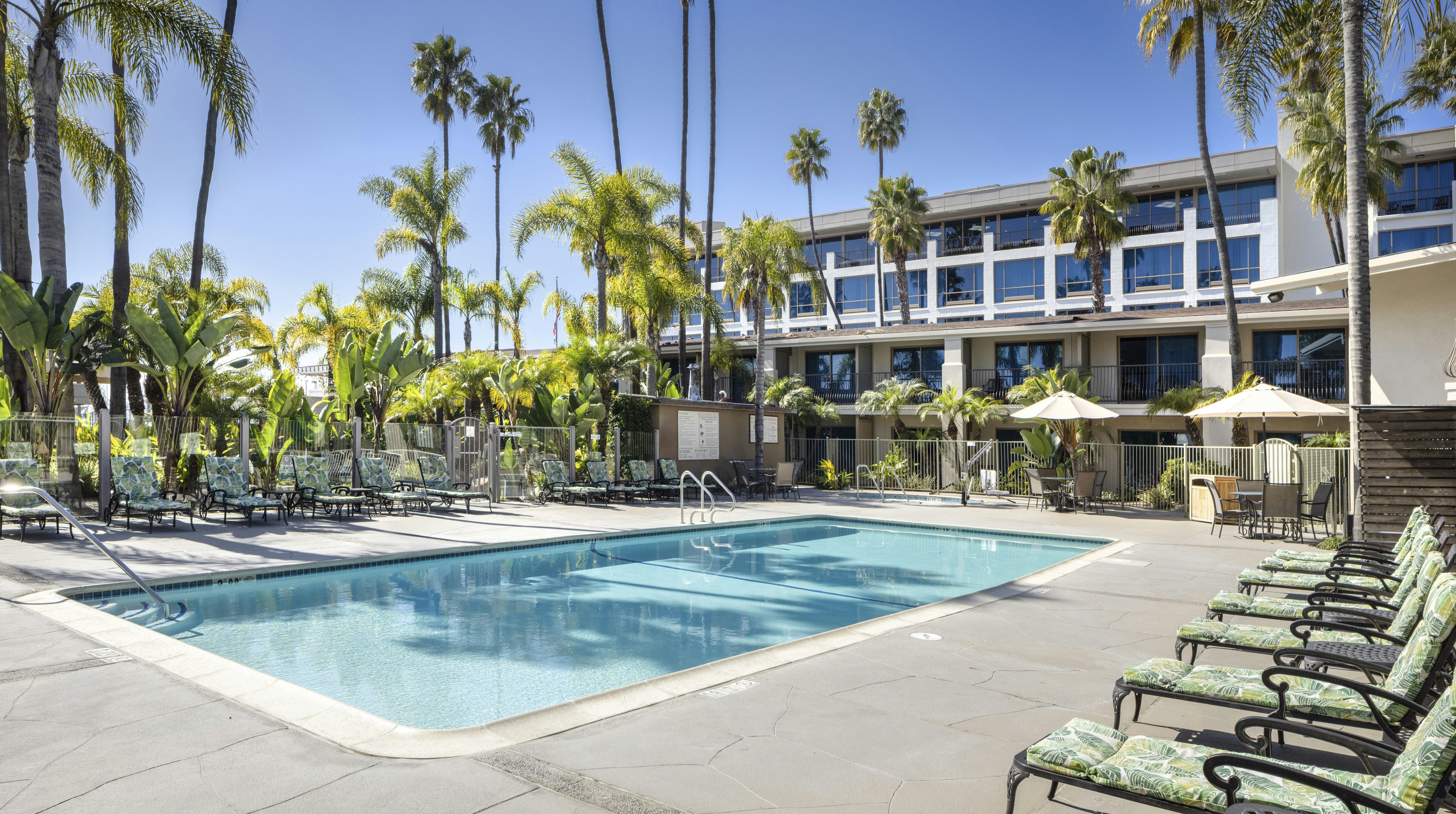 DoubleTree by Hilton San Diego Bayside 40/40