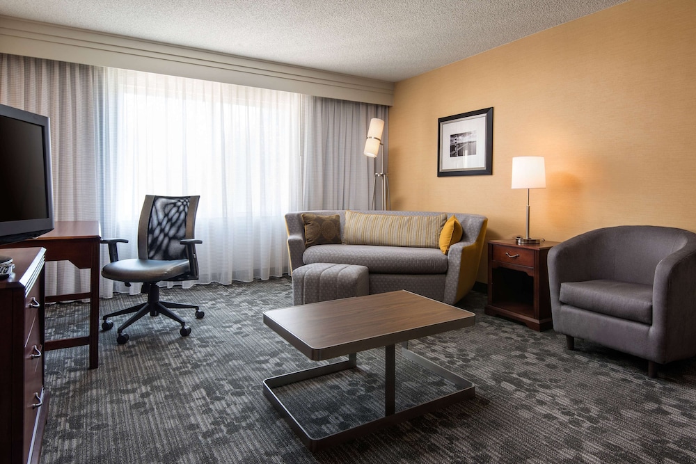 Sonesta Select San Francisco Airport Oyster Point Waterfront 34/67