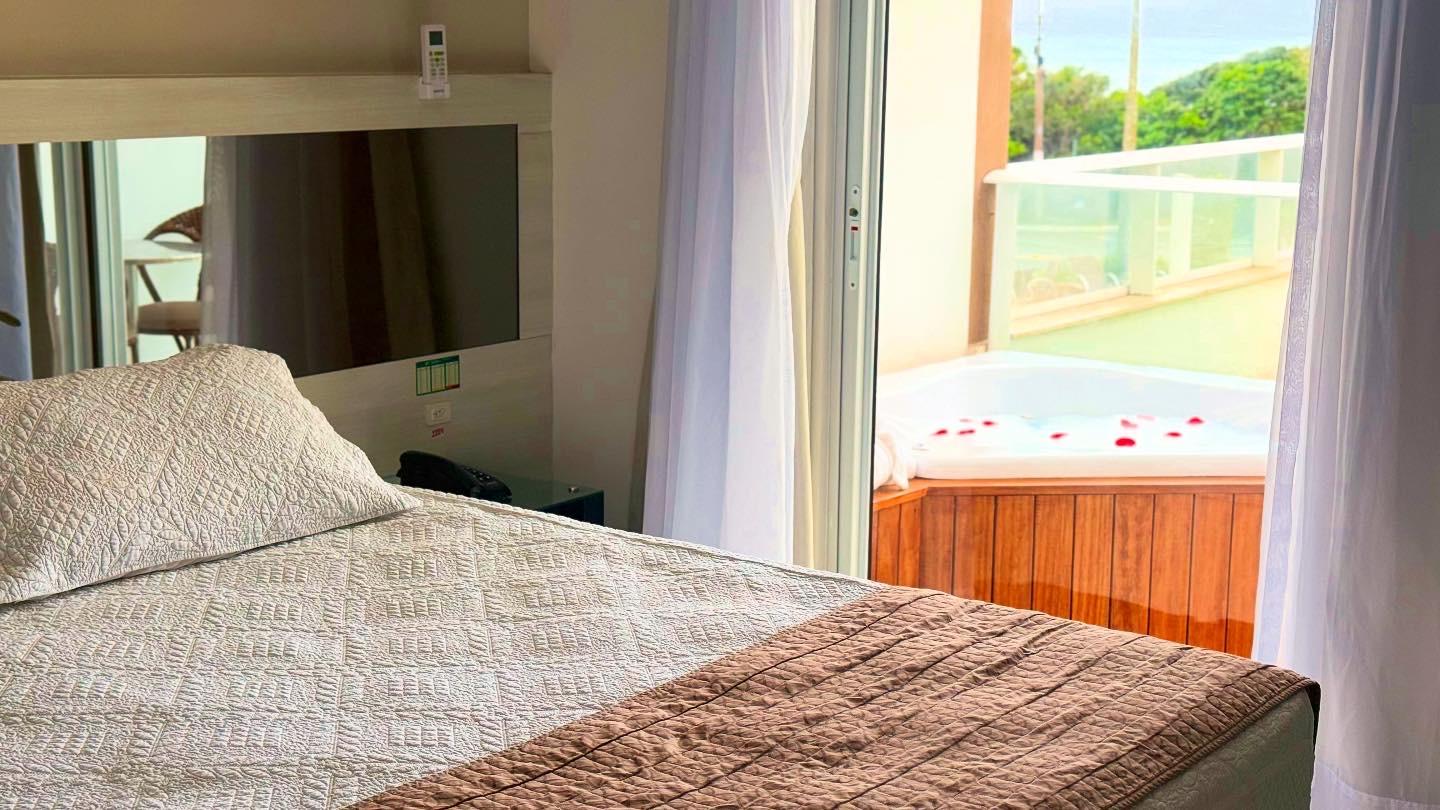 Suite, Pool View