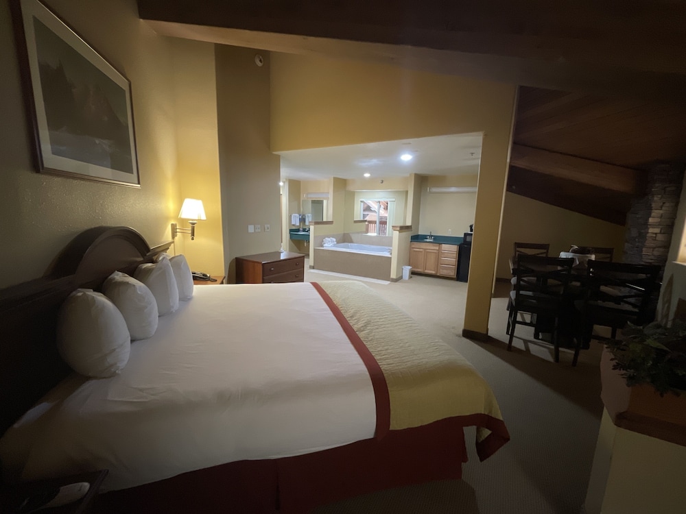 Pinedale Hotel & Suites 19/50