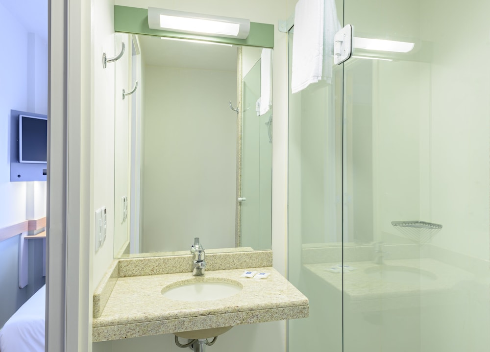 Ibis Budget Curitiba Aeroporto 14/65