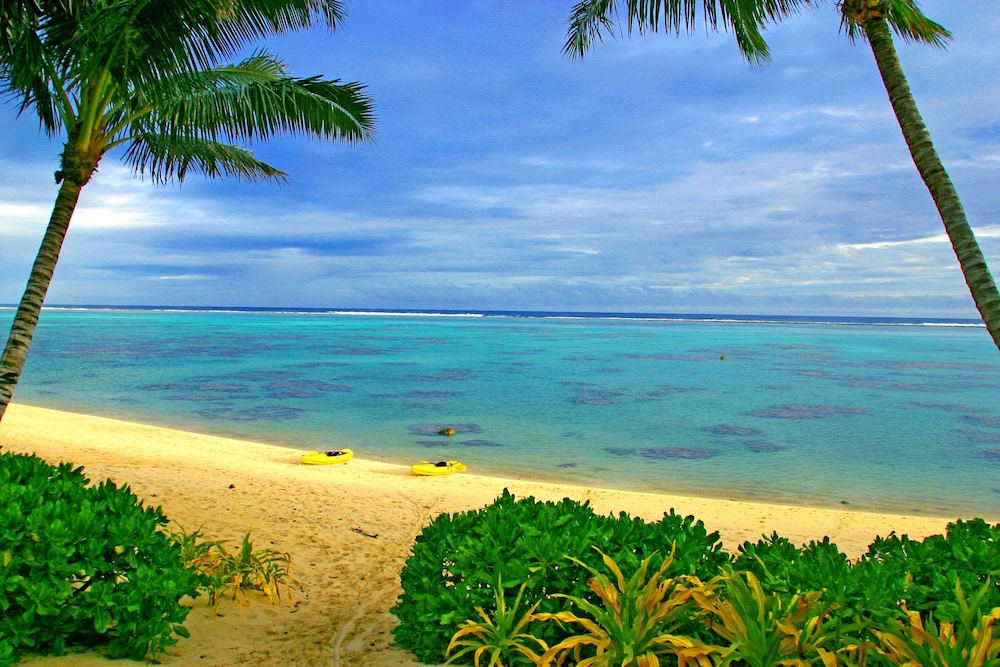 Rarotonga Beach Bungalows 40/50