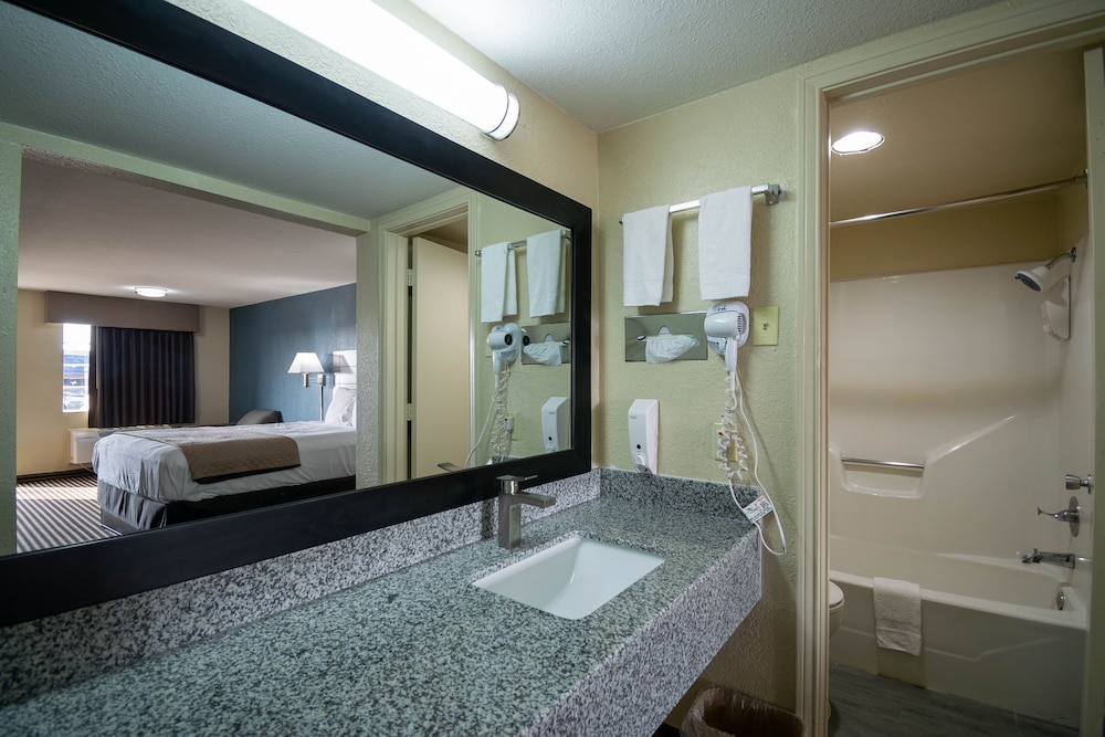 Countryside Inn 47/49