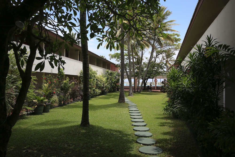 Catamaran Beach Hotel 19/30