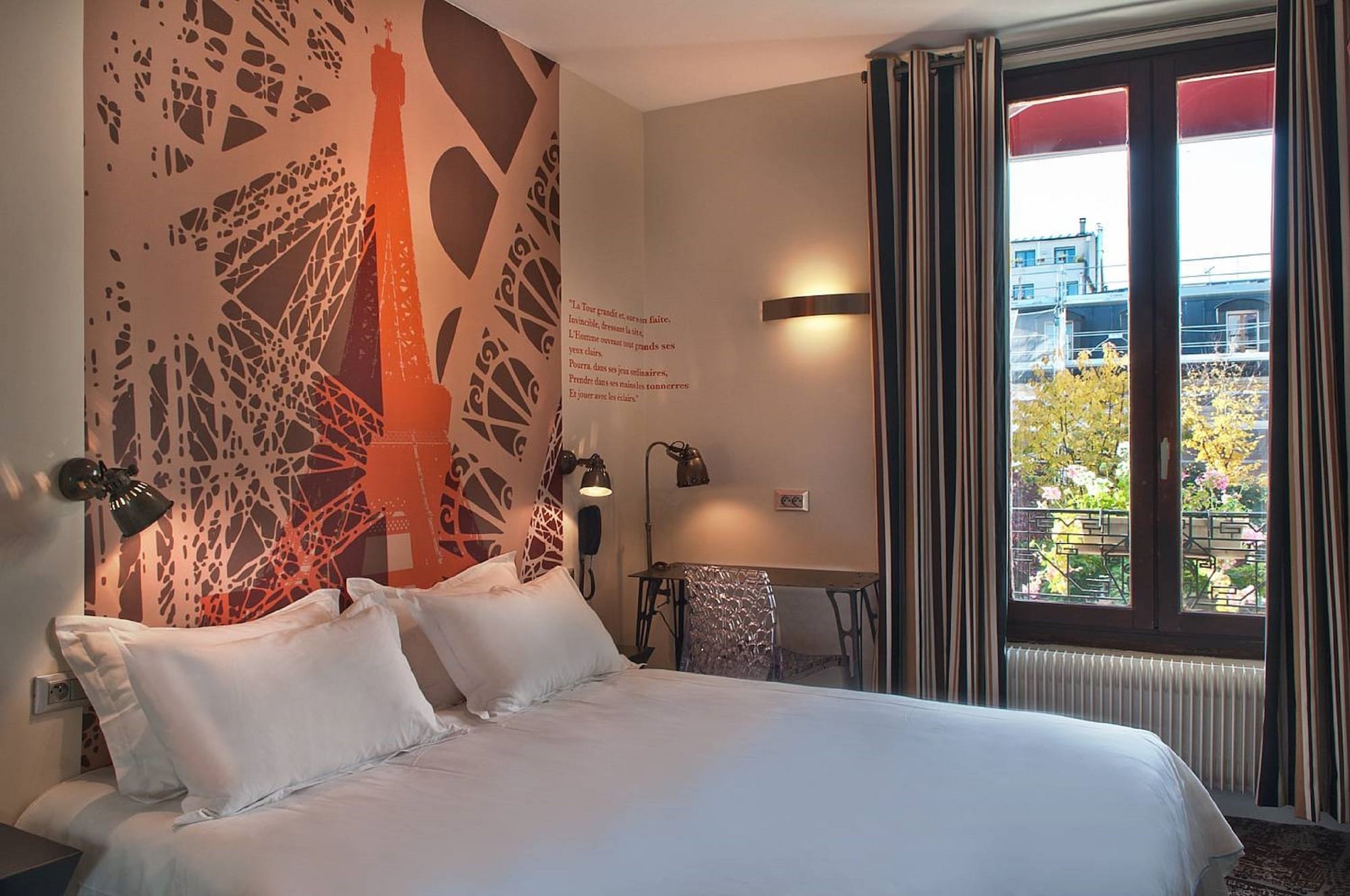 EIFFEL, ADJOINING, 2 DOUBLE BEDS