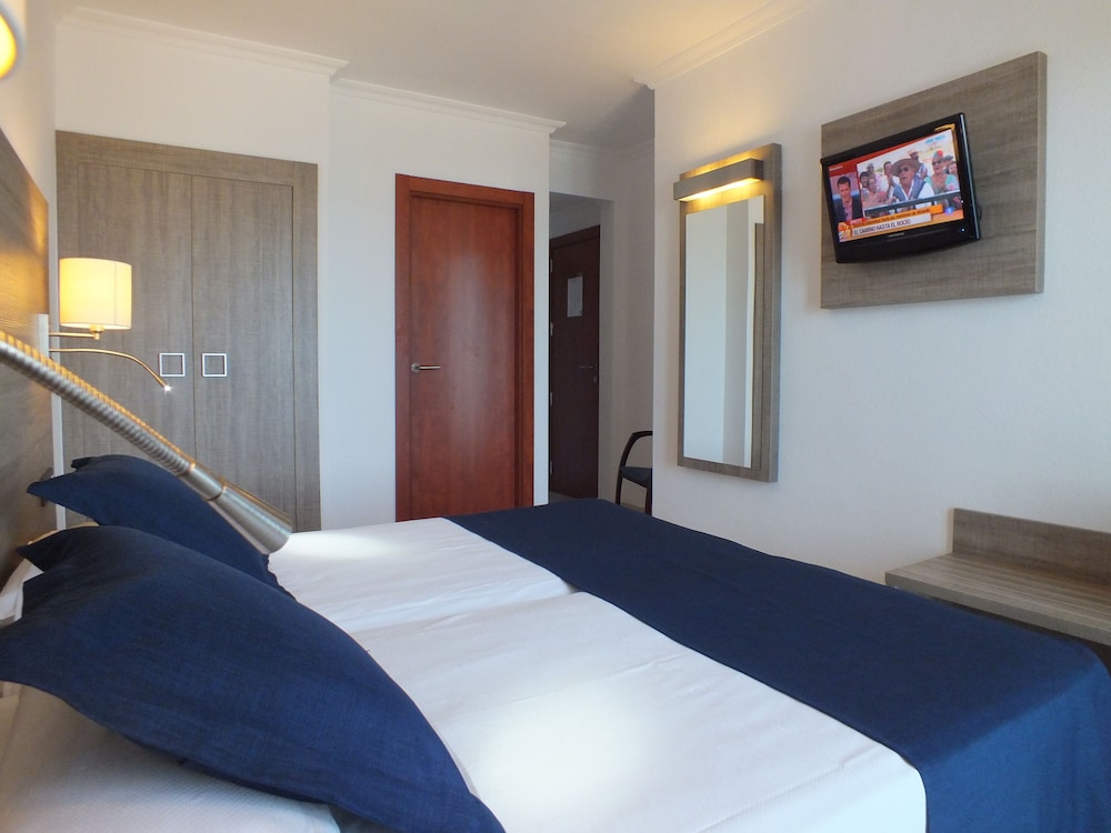 Risech Hotel 10/64