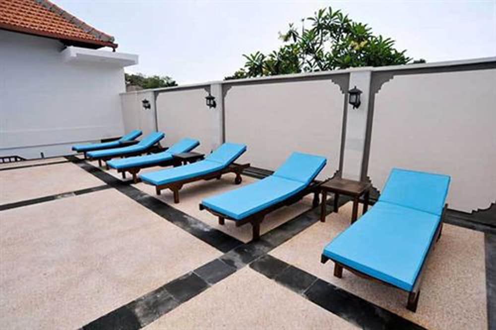Aquarius Beach Hotel 44/64