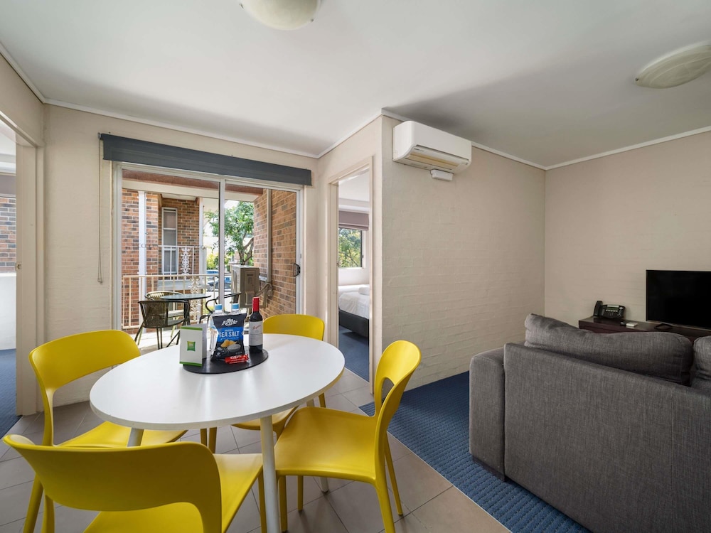 ibis Styles Canberra 54/78