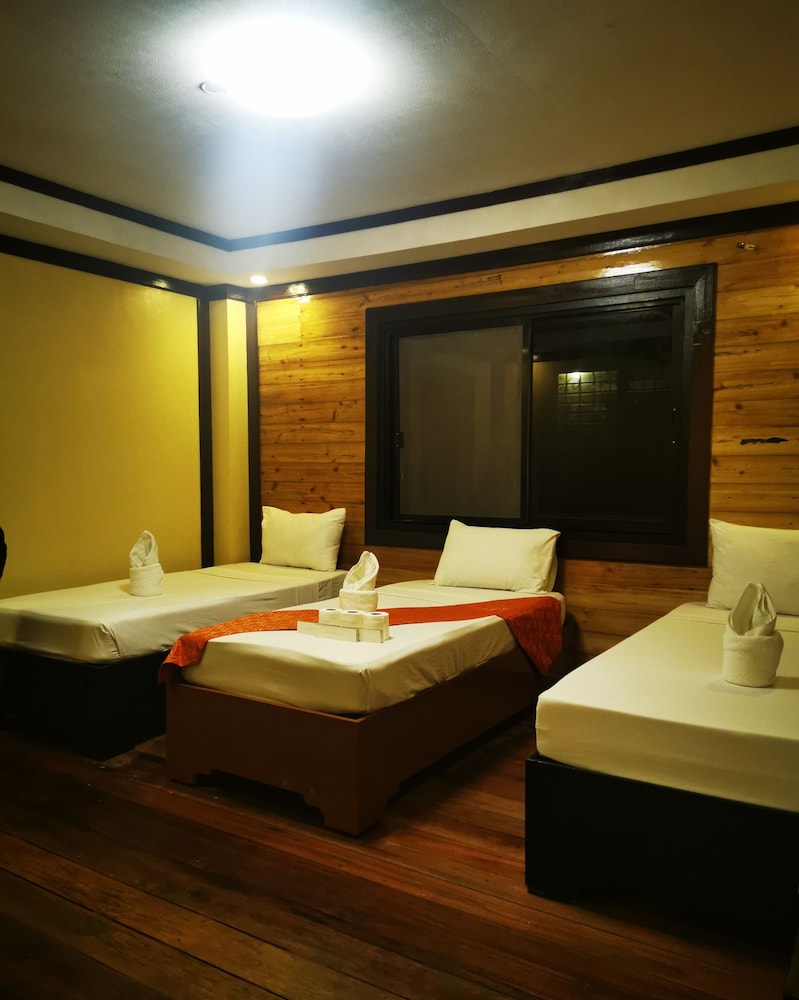 Orange Pearl Beach Resort 30/81