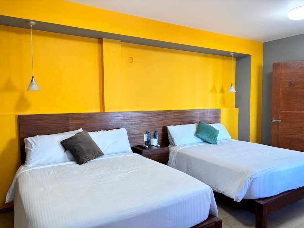 ROOM, DOUBLE BED