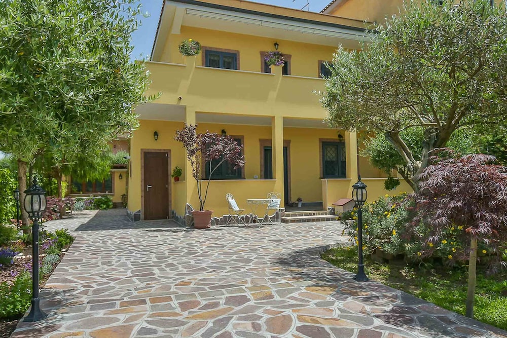 A Casa Di Titty 3/53