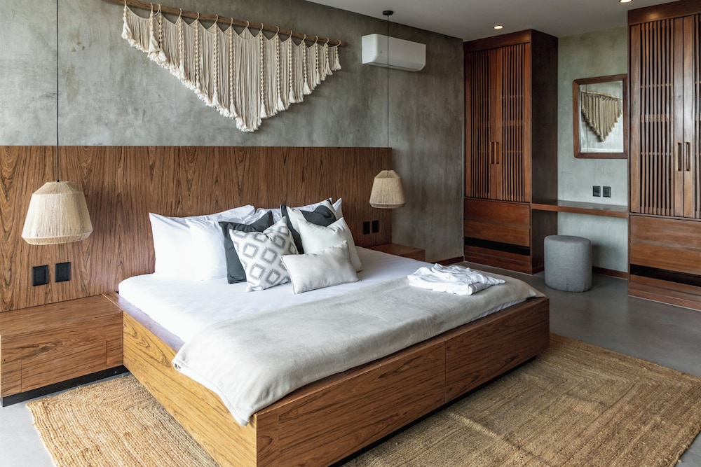 Superior, King Bed